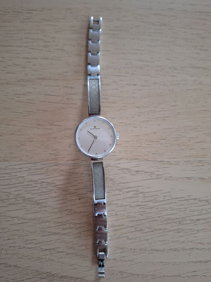 Montre acier Accurist femme