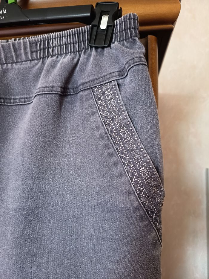 Jean taille 50 gris clair en coton et élasthane - photo numéro 2