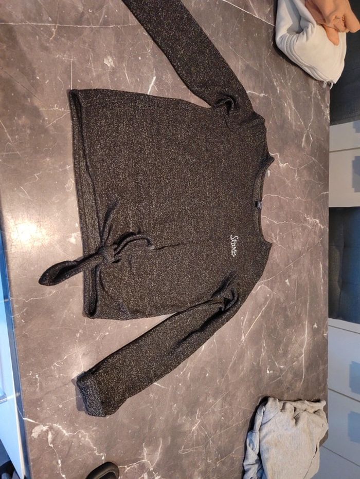 Pull court fille