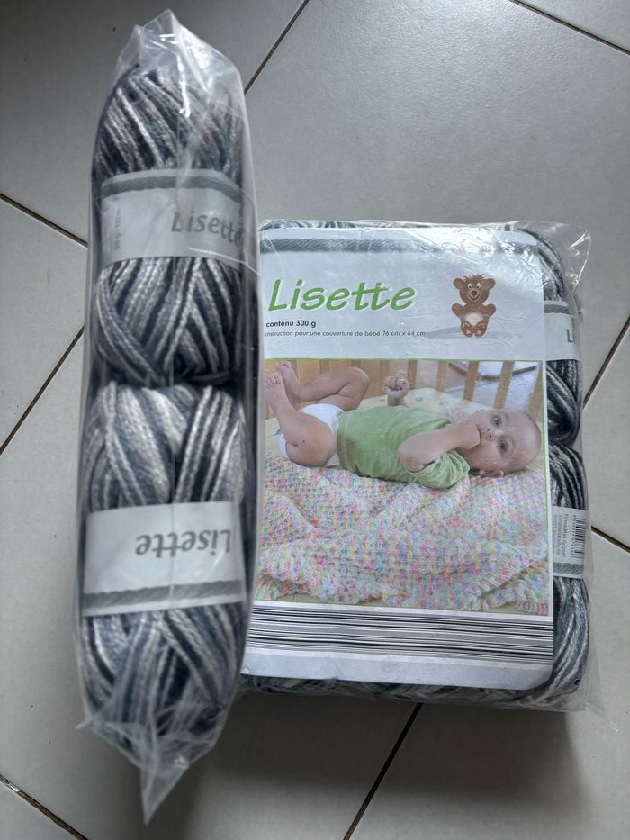 Lot de 12 pelotes de laine