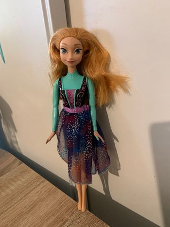 Poupée Disney princesse Anna reine des neiges