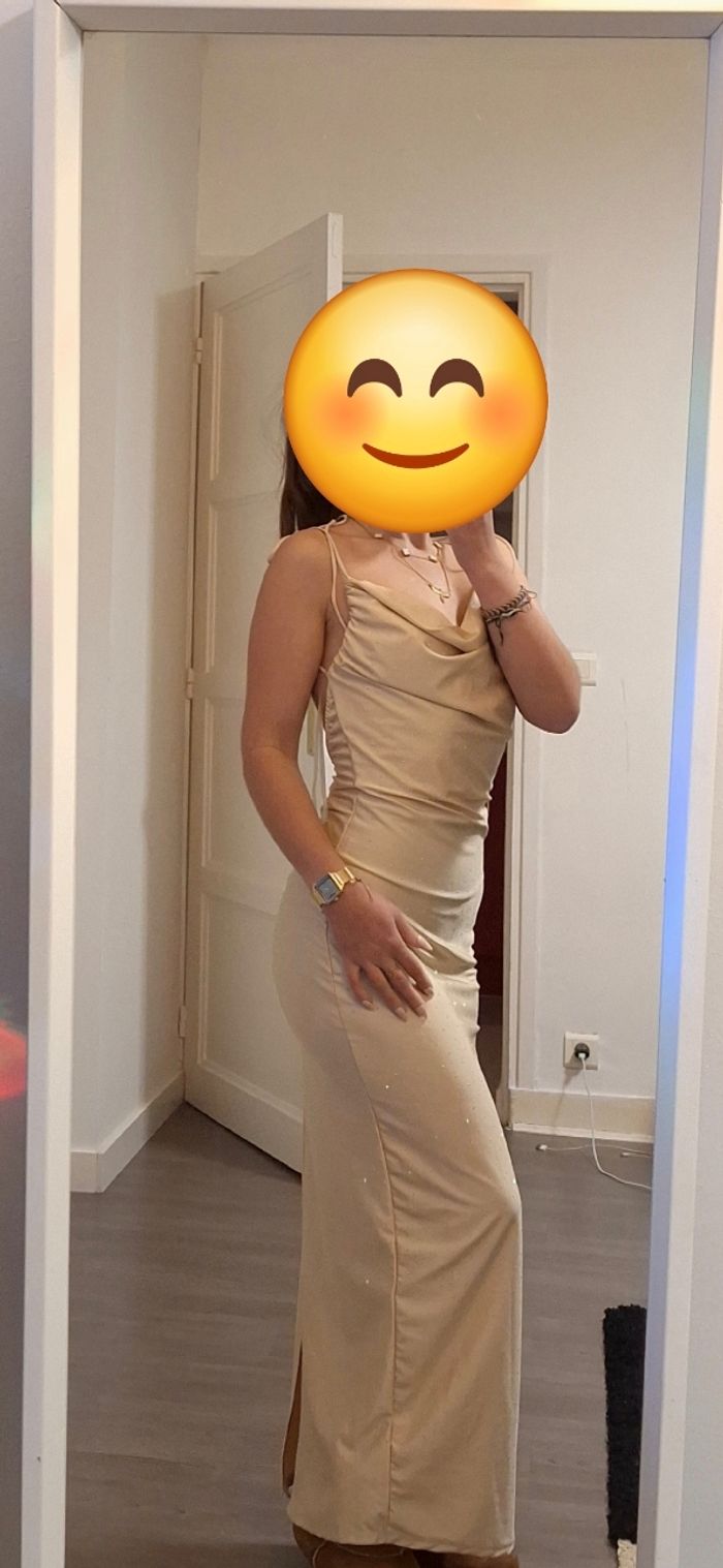 Sublime robe de soirée dos nu beige champagne - photo numéro 2