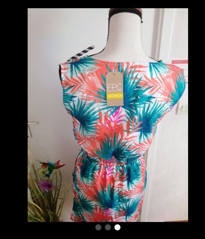 Robe mi saison été femme col v, fluide, légère, mi cuisse, motif feuille, neuve étiquette taille 38 ou  M - photo numéro 3