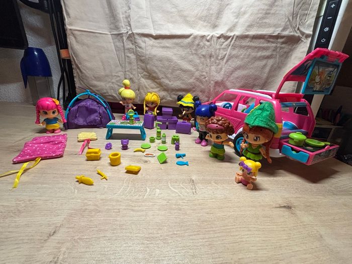 Gros lot Pinypon 8 figurines + coffret camping Van, tante + accessoires fournis avec la boîte
