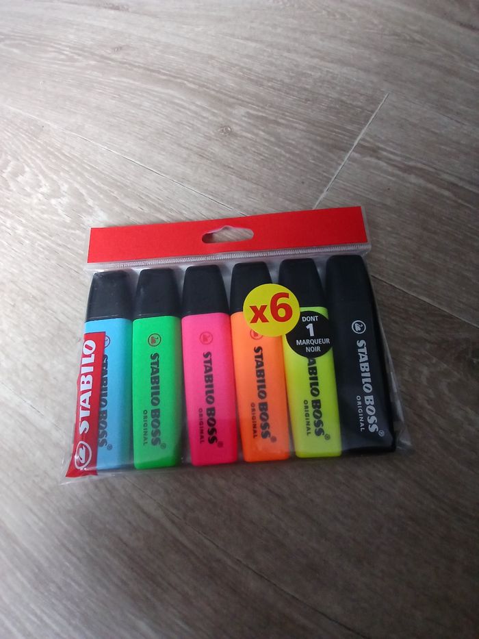 Étui de stabilos boss neufs