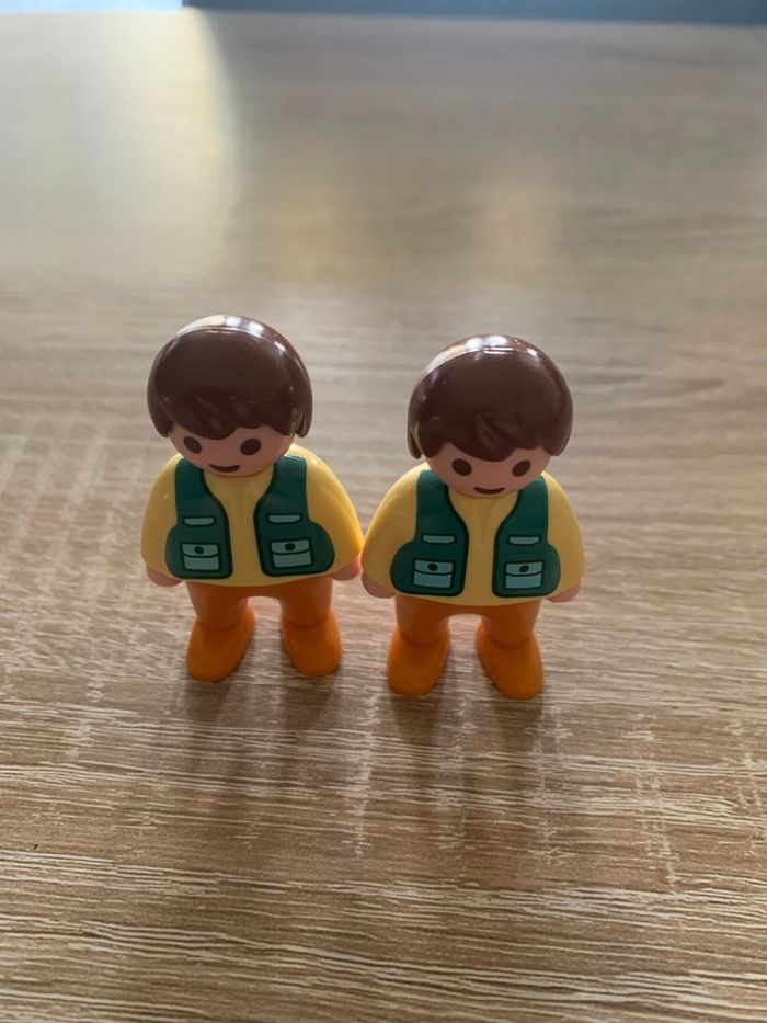 Voiture et 2 playmobil 1 2 3 - photo numéro 6