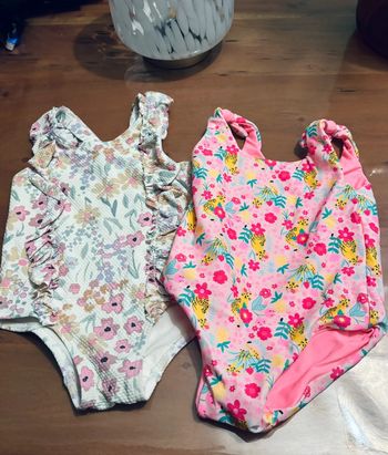 Lot de 2 maillots de bain 1 pièce. 6/9 mois