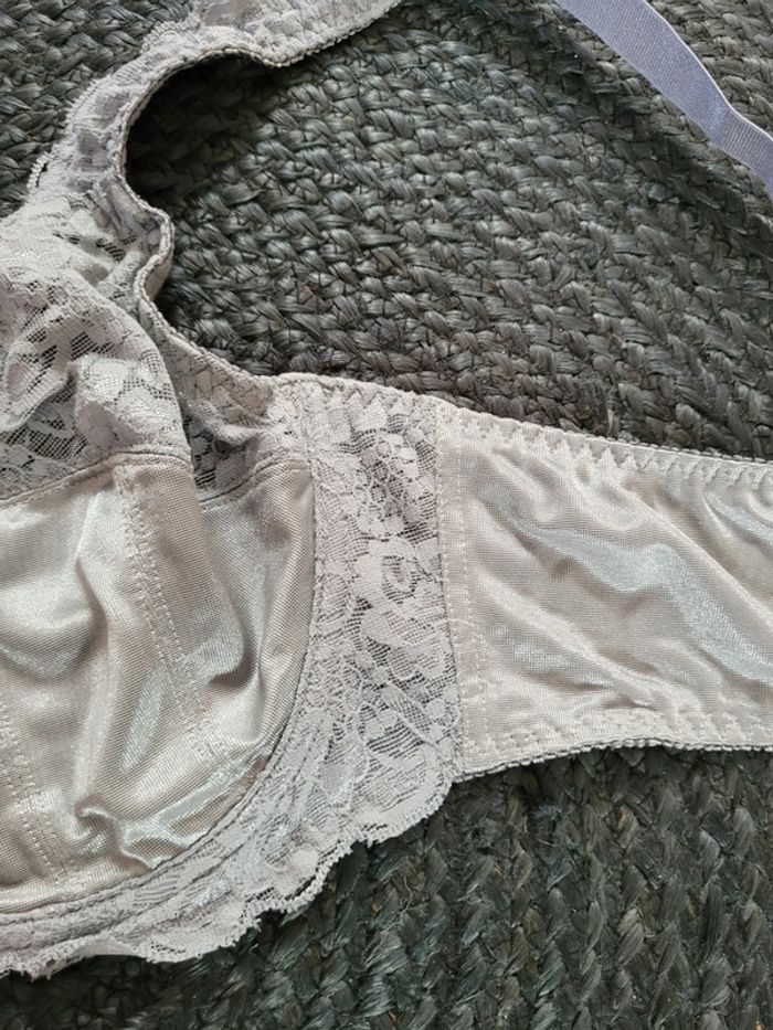 Soutiens-gorge armatures gris pâle et dentelle - 110D - Blancheporte - photo numéro 4