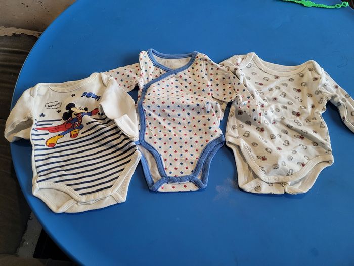 3 bodies manches longues 3 mois