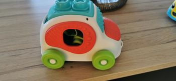 Voiture avec cubes