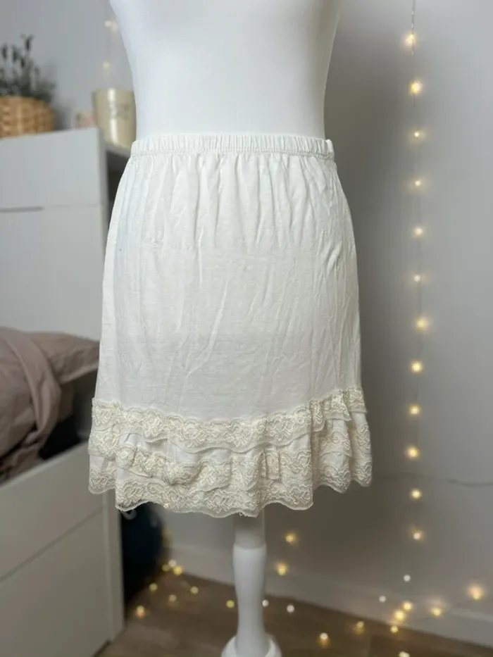 jupe courte blanche vintage à volants dentelle taille 36/38