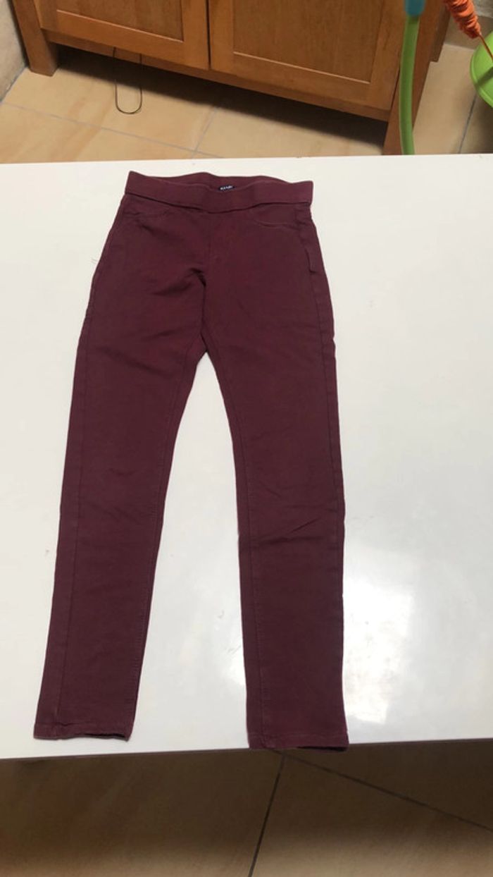 Pantalon rouge Bordeaux 10 ans