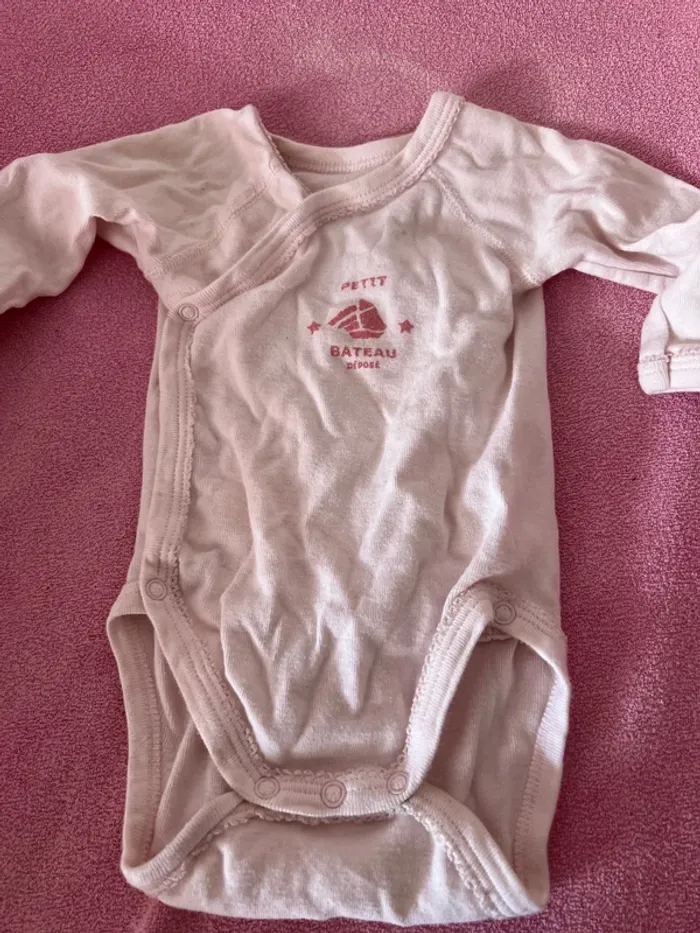 Lot de 11 bodys taille 3 mois - photo numéro 6