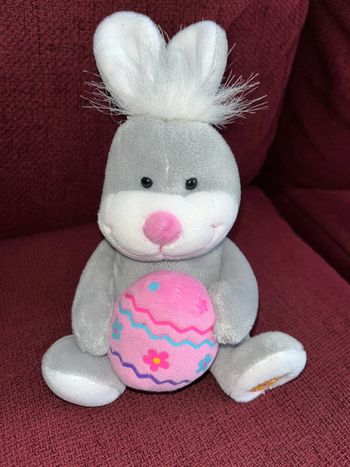 Peluche doudou lapin de Pâques