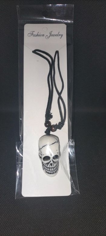 Collier tête de mort