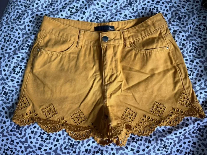 Short moutarde