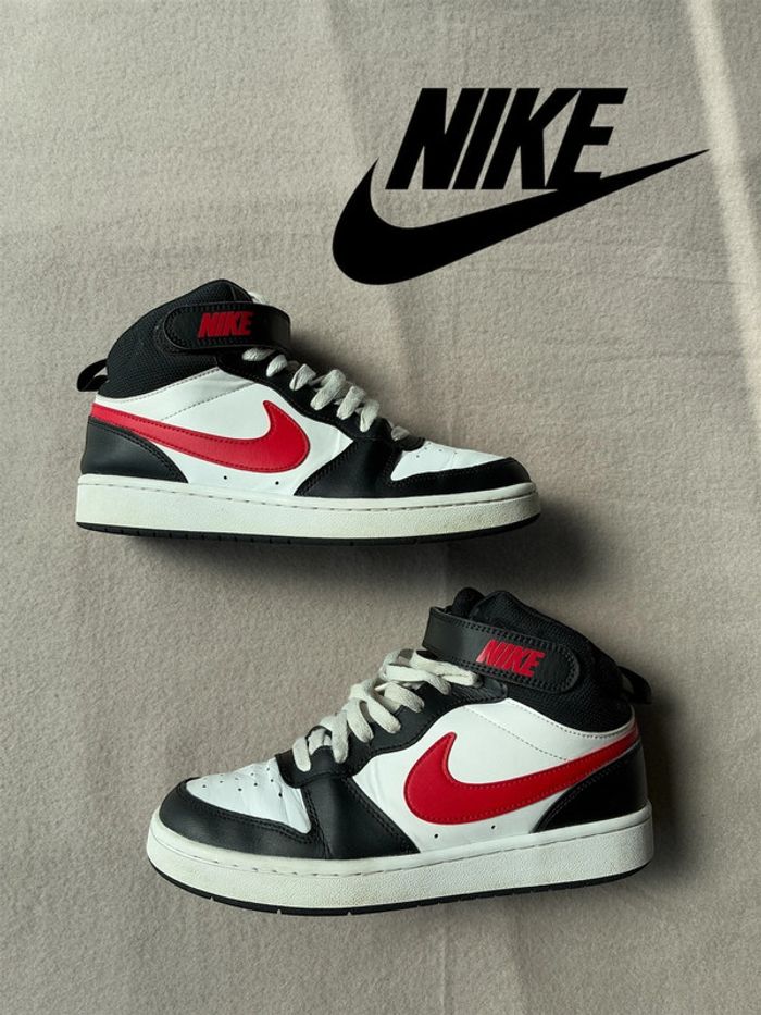 Nike court Borough Mid 2 noir et blanc homme taille 39 en très bon état