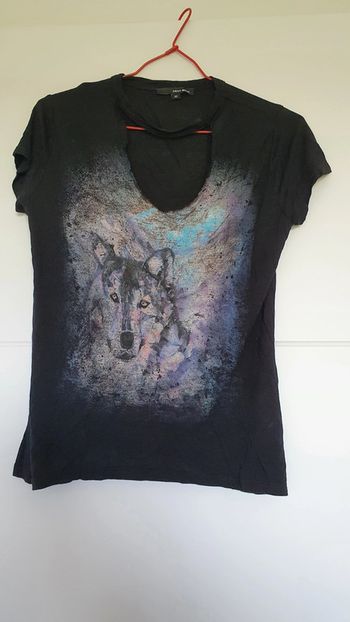 T shirt léger noir et loup avec ras de cou
