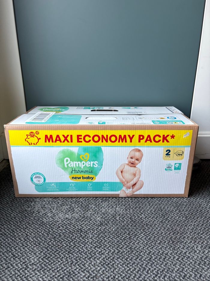 Un pack de couches Pampers harmonie Taille 2 4/8 kg
