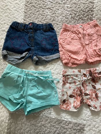 Lot 4 short T 2ans