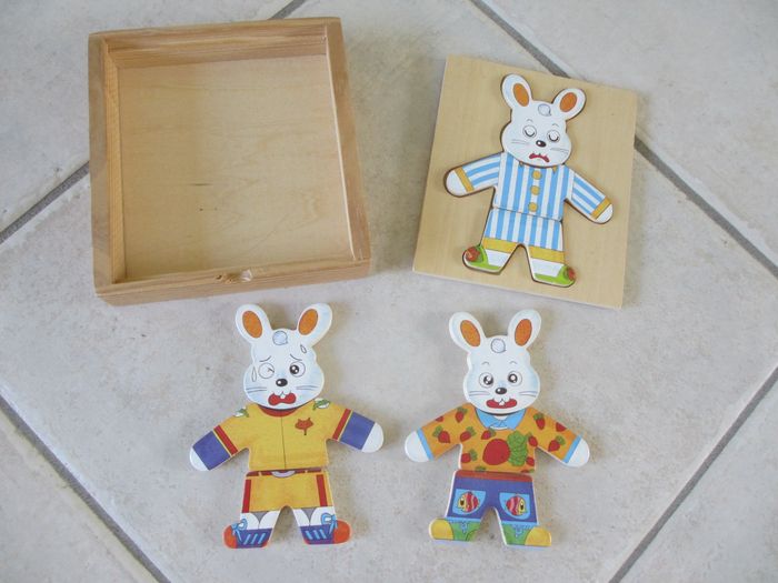 Puzzle lapin à habiller en bois 9 pièces