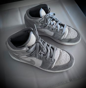 Baskets de Nike air Jordan 1 mid en taille 39