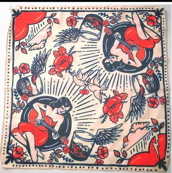 Foulard style rétro vintage pin up rockabilly avec hirondelle, roses, pin up et guitare 45x45cm