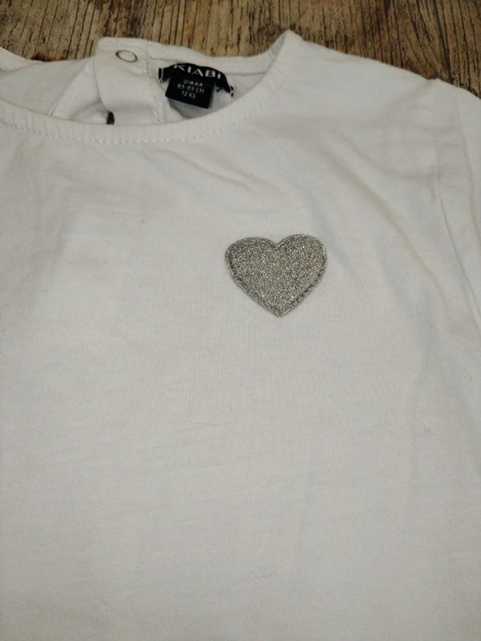 Joli t-shirt fille cœur argenté taille 24 mois - photo numéro 2