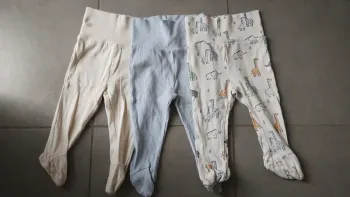Lot 3 pantalons avec pieds 9 mois
