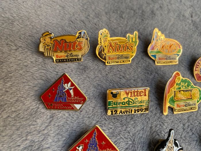 Lot de 10 pin’s broche euro Disney Buitoni, kitkat, nuts, philips, lion, kodak et vittel - photo numéro 2
