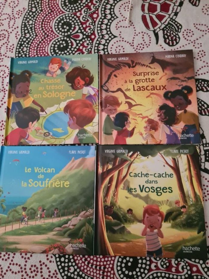 Lot 4 livres Macdonald. Neuf