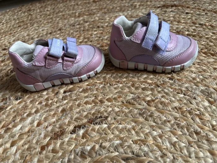 Baskets Geox t.19 parfait état - photo numéro 3