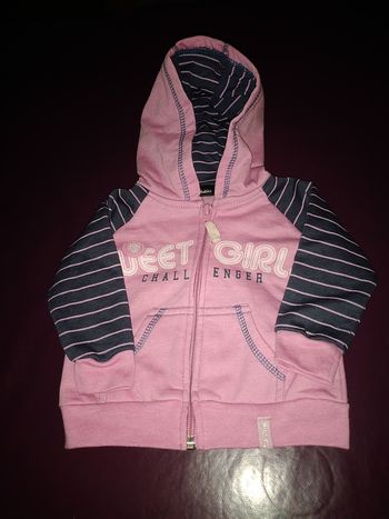 Jolie veste zippée capuche