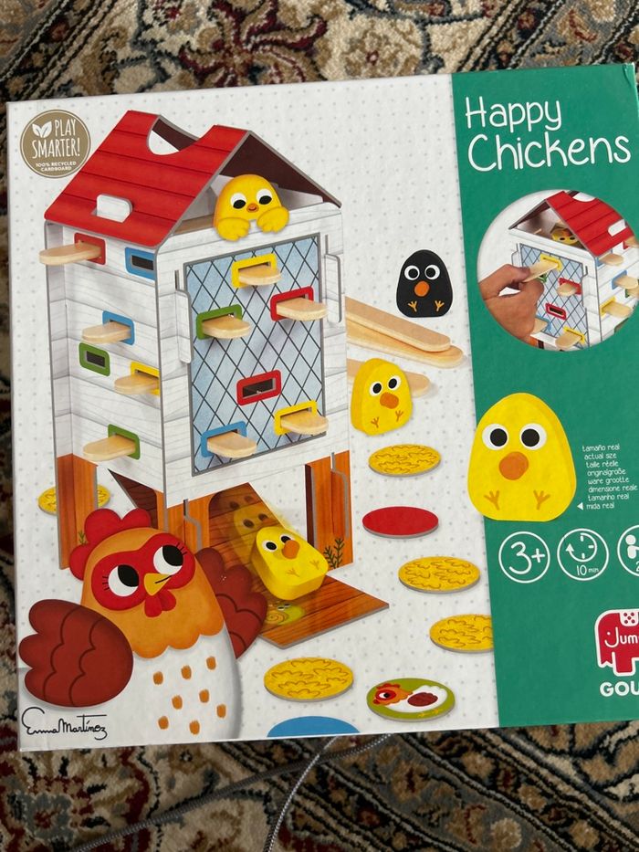 Happy Chickens Goula