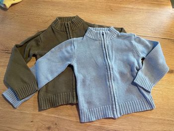Lot 2 gilets zippés maille