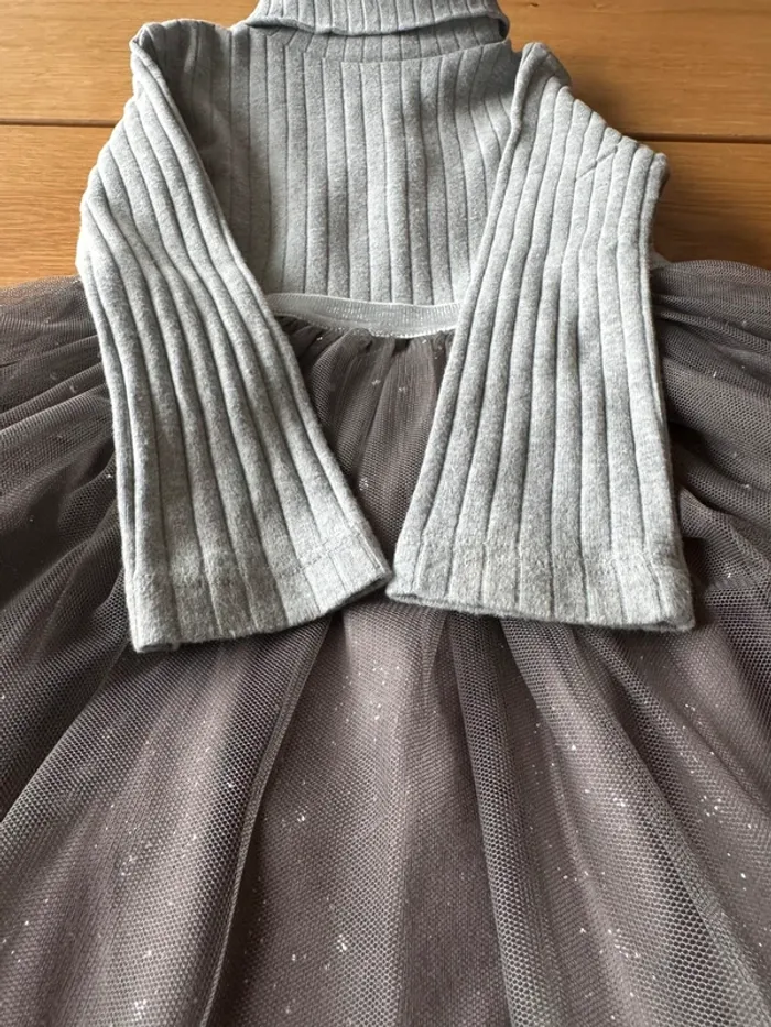 Robe bi matière grise avec tulle pailleté en bas - Taille 3 Ans - photo numéro 8