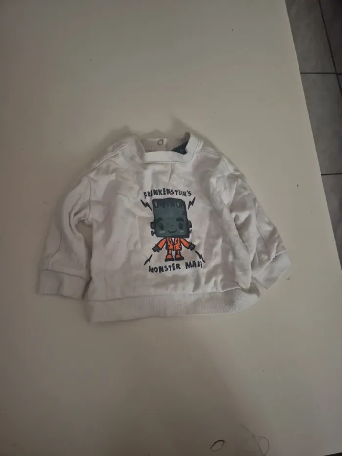 Pull frankestein 6 mois