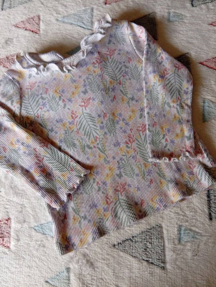 T-shirt fleurs 🌸 - photo numéro 2