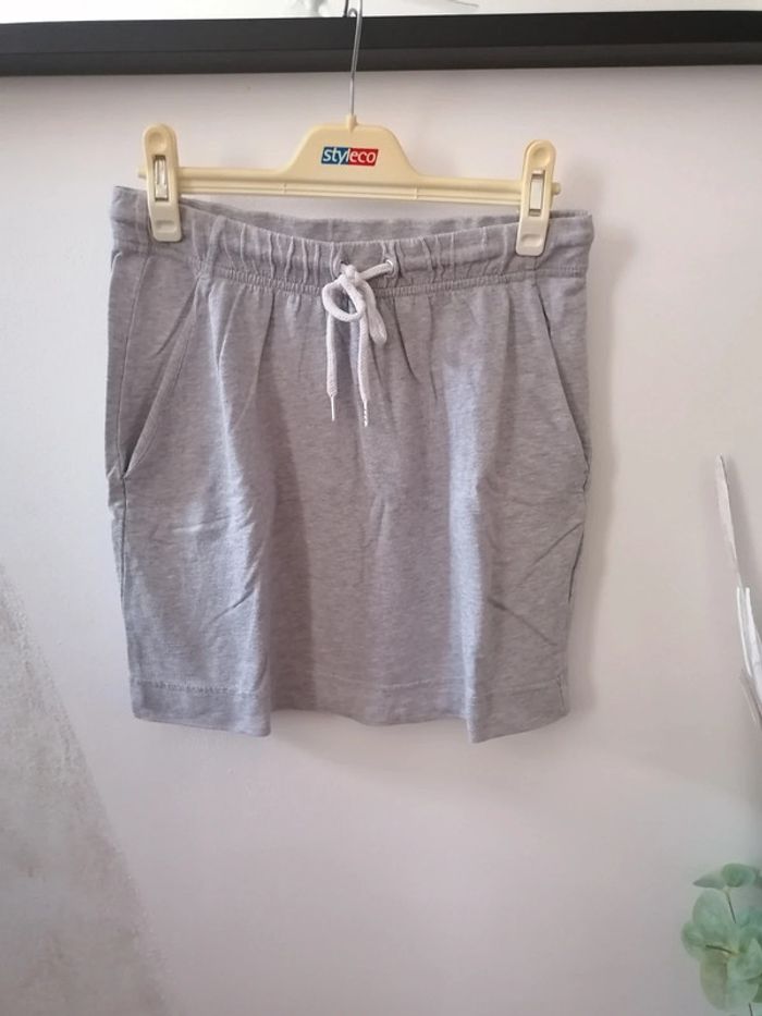 Jupe tee-shirt H&M XS ou 14ans ado - photo numéro 2