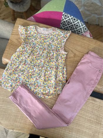 Ensemble 14 ans tape à l’œil t-shirt jean skinny rose jaune fleurs