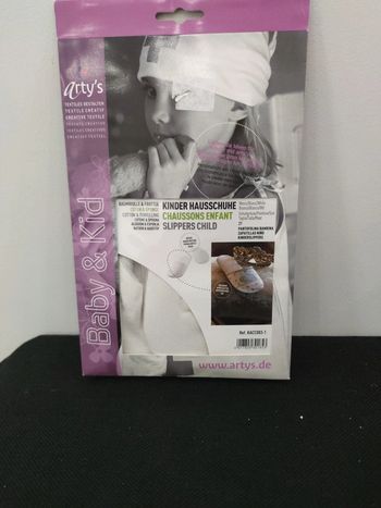 Je customise mes chaussons taille 27 neuf