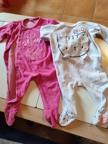 Lot 2 pyjamas