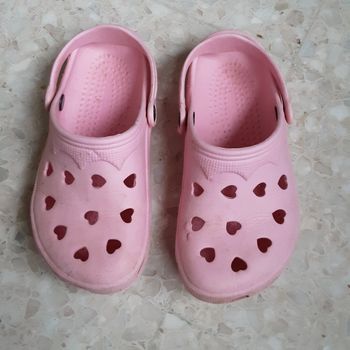 Sabots ajourés formes cœur