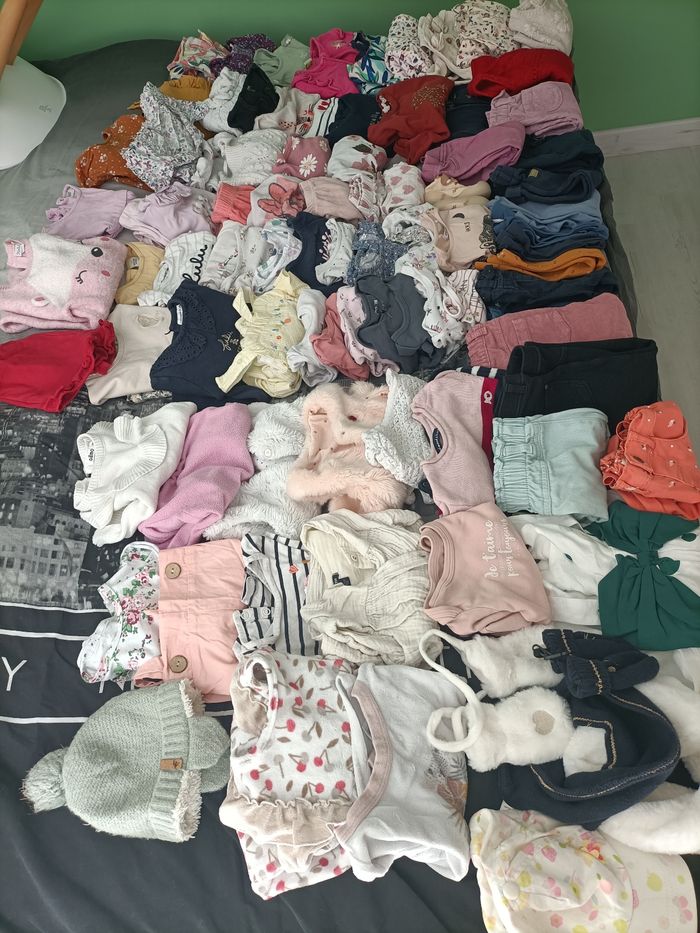 Lots vêtements habits 18 mois fille