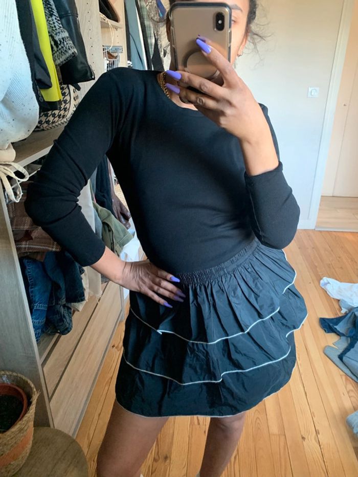 Robe zara noire à volants effet jupe et haut