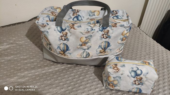 Sac à langer et sa trousse de toilette moltonné - photo numéro 2