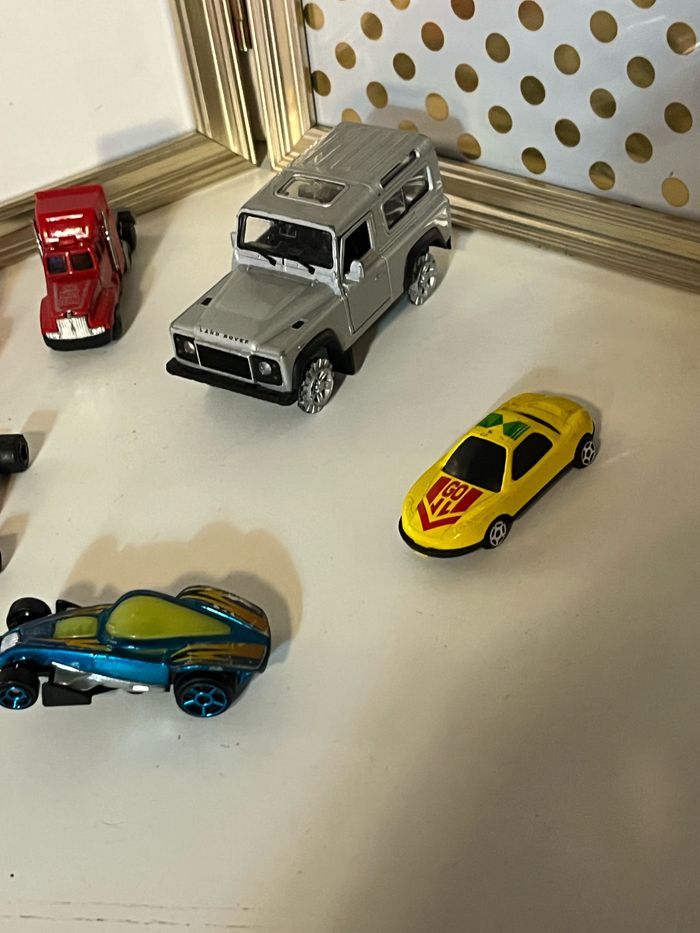 Lot de différentes voitures - photo numéro 4