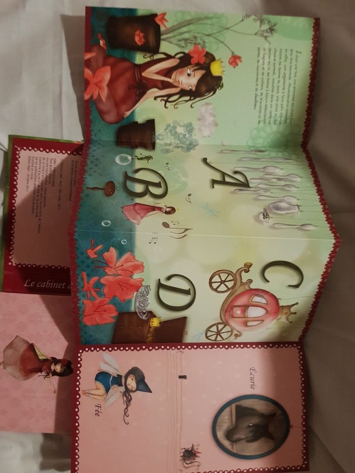 Livre sous forme de frise géante - photo numéro 3