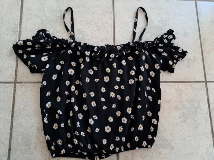 Haut épaules dénudées, Bershka, S