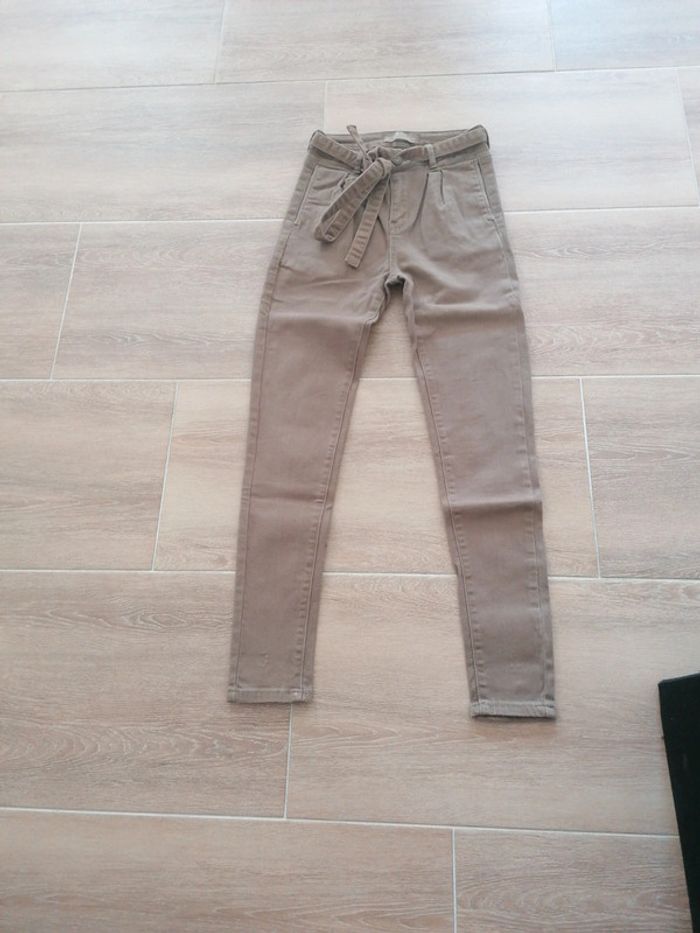 Pantalon femme taille 36 vs miss